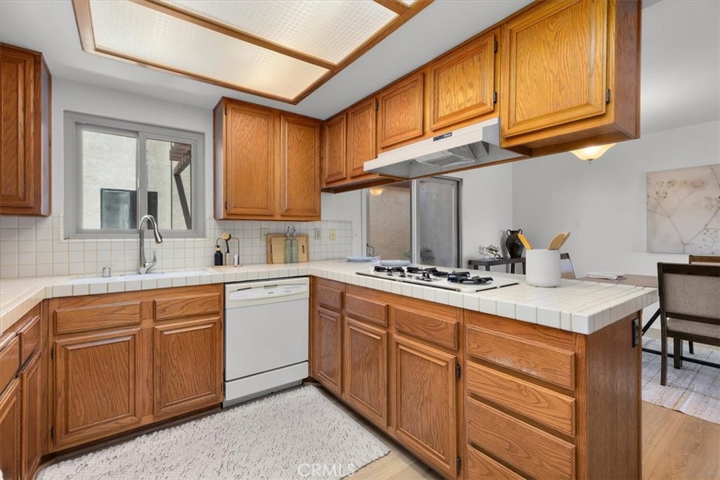 676 Shepard Street 2