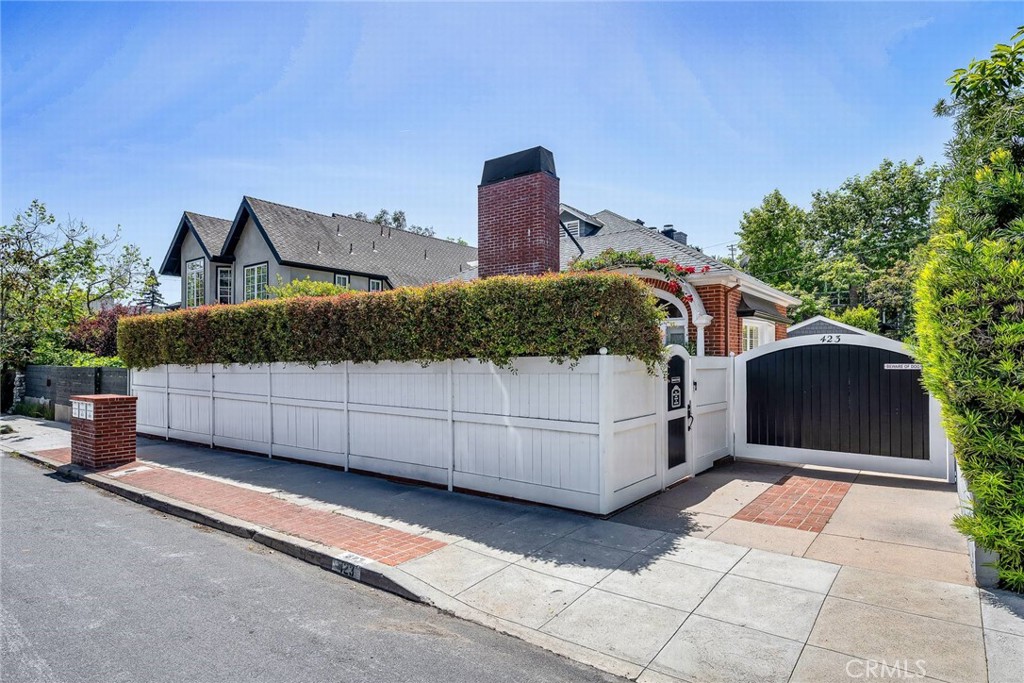 423 Sycamore