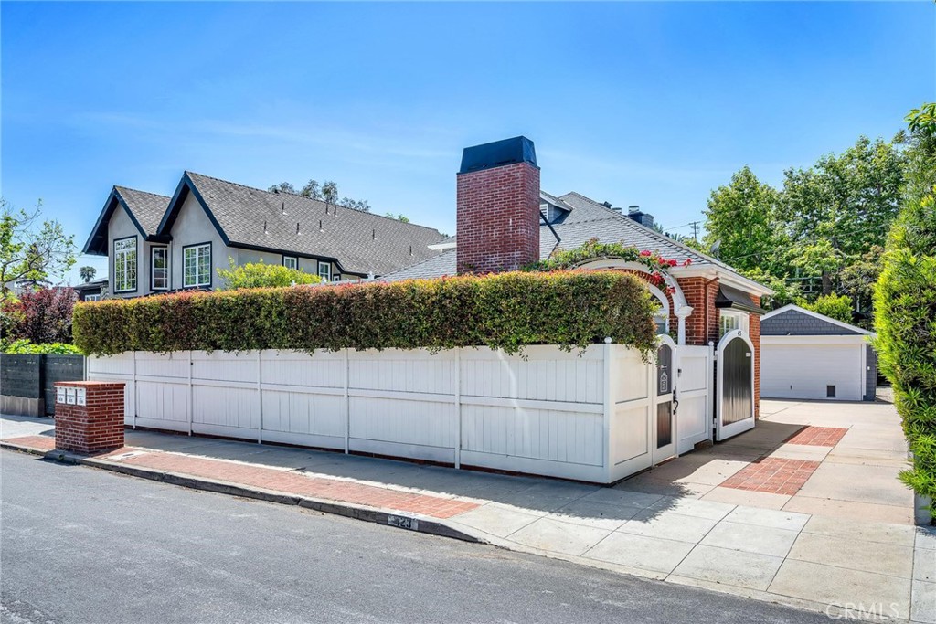 423 Sycamore