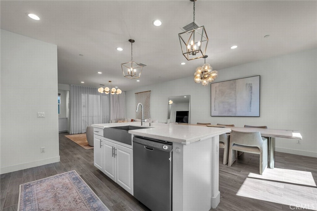 1823 S Mesa