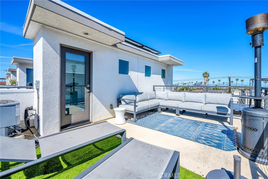 1823 S Mesa