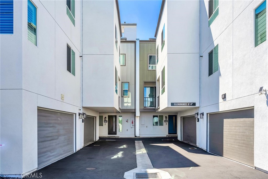 1823 S Mesa
