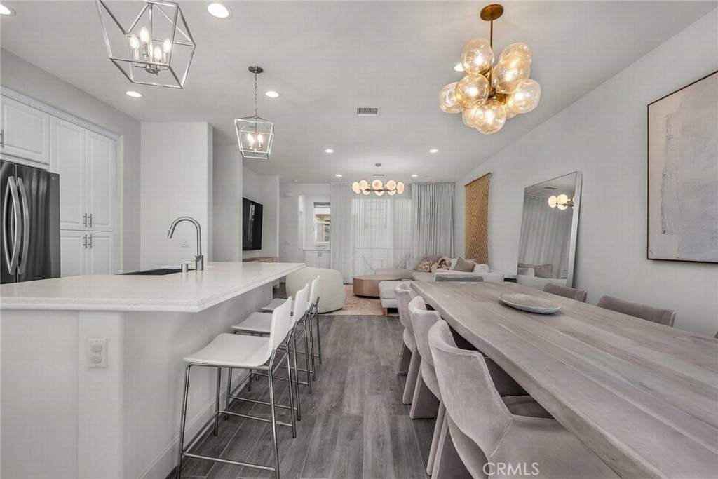 1823 S Mesa