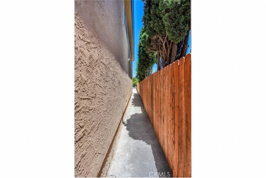 665 W 21st