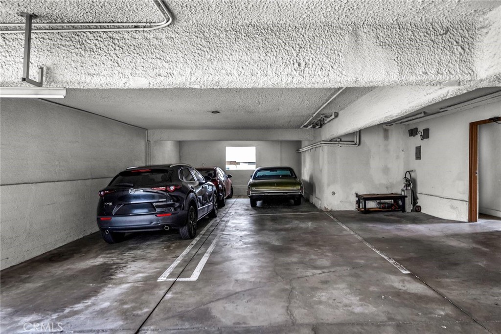 1329 W 8th