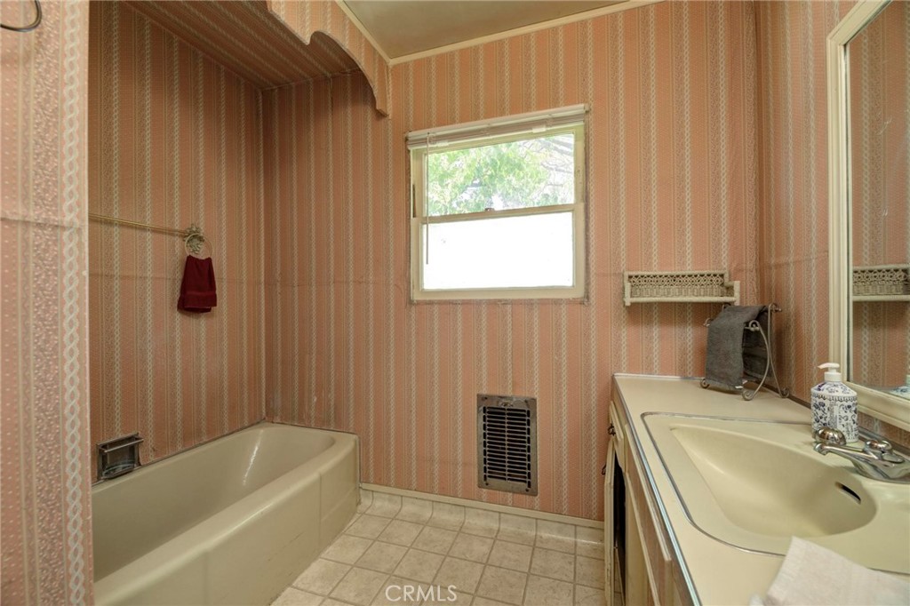 1340 W 12th Street