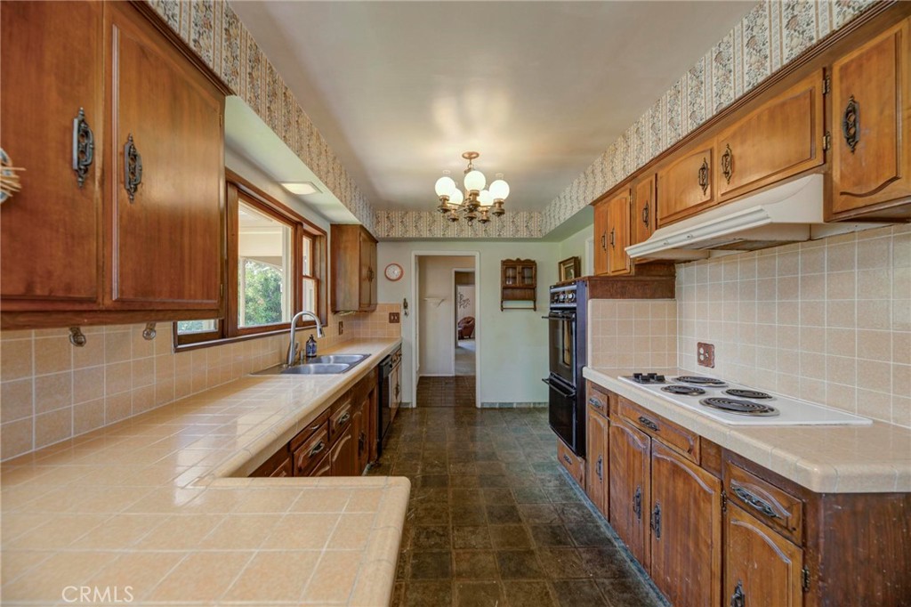 1340 W 12th Street