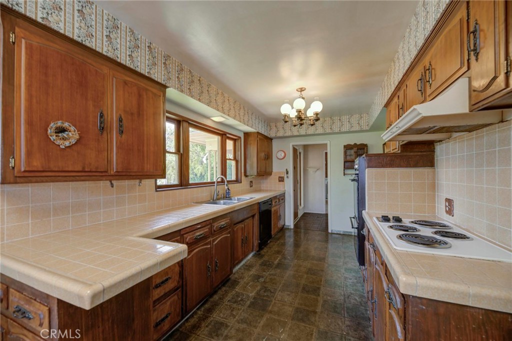 1340 W 12th Street