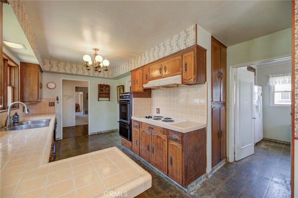 1340 W 12th Street