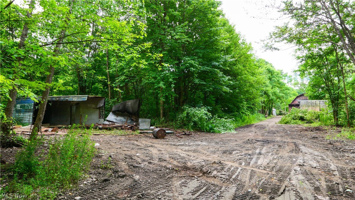 9513 State Route 305 Road