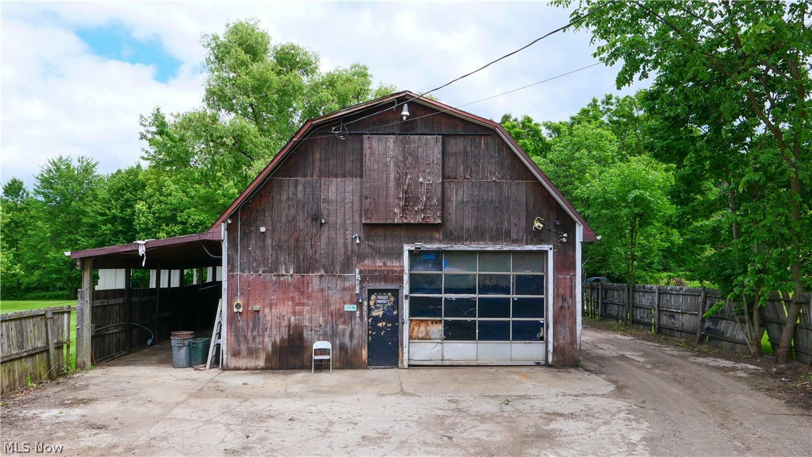 9513 State Route 305 Road