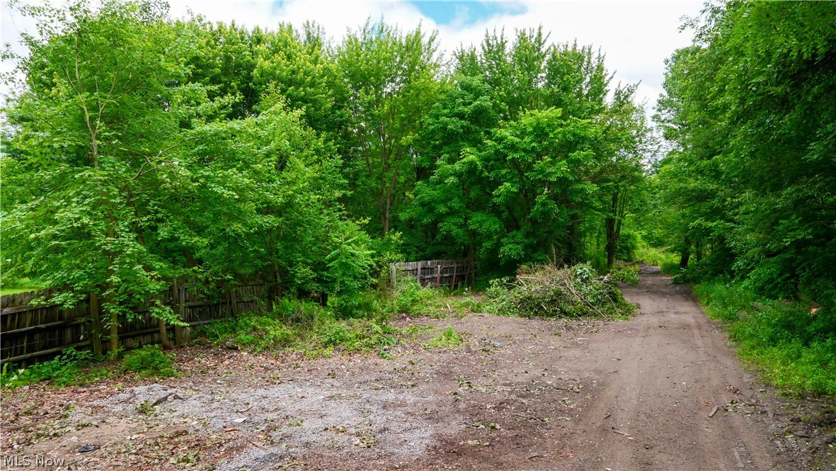 9513 State Route 305 Road