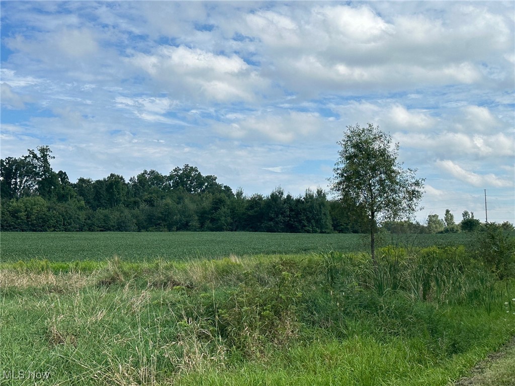 V/L 2 Fenstermaker Road