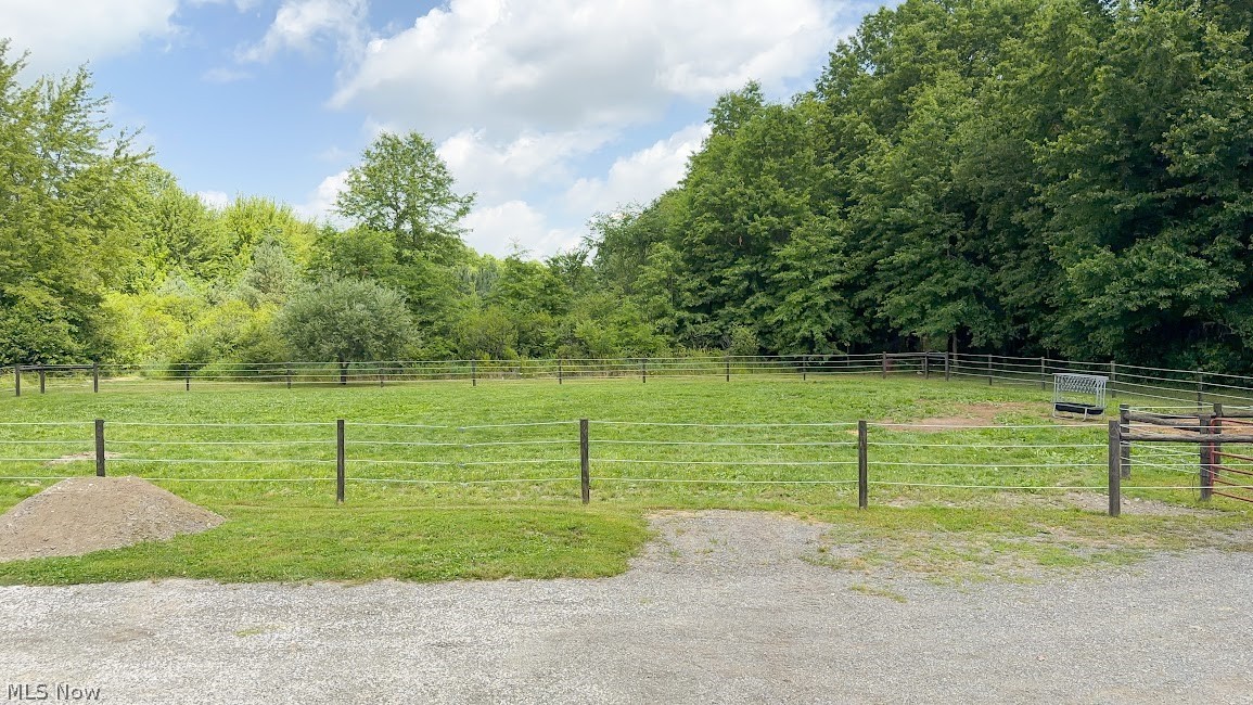 890 Bristol Champion Townline Road NE