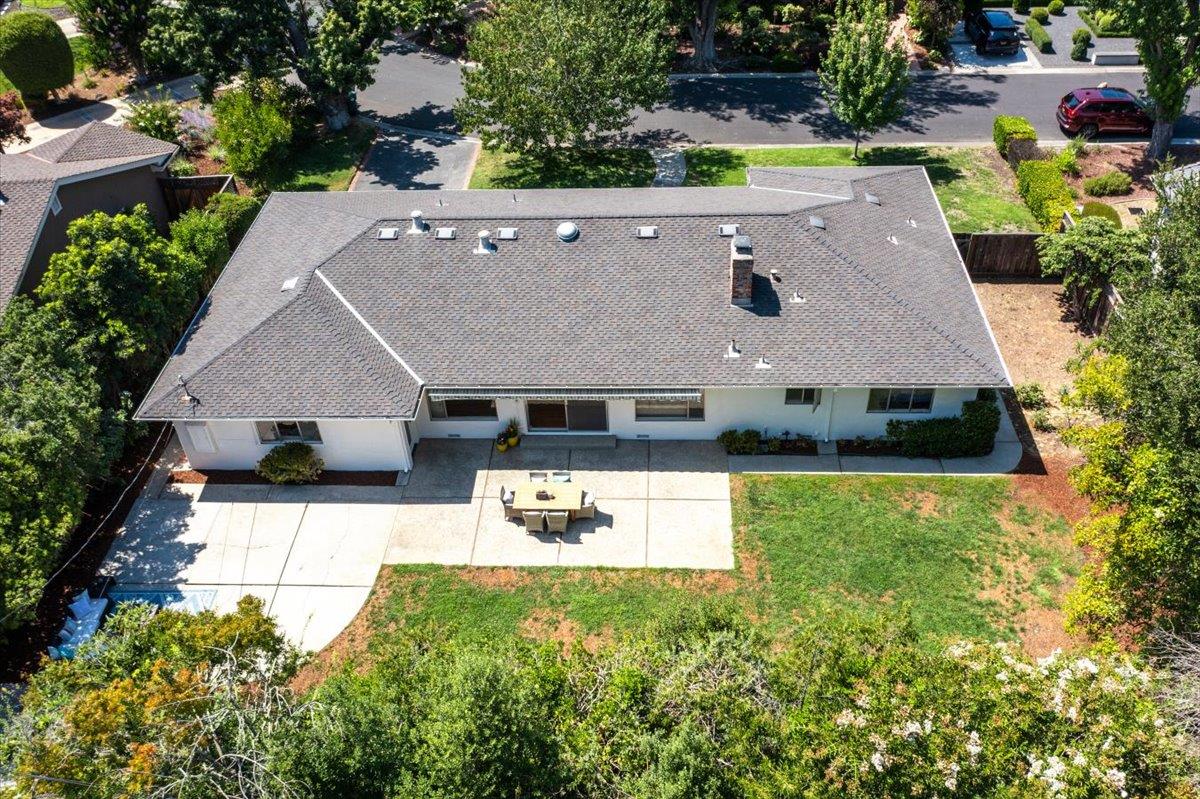 1035 Atkinson LN