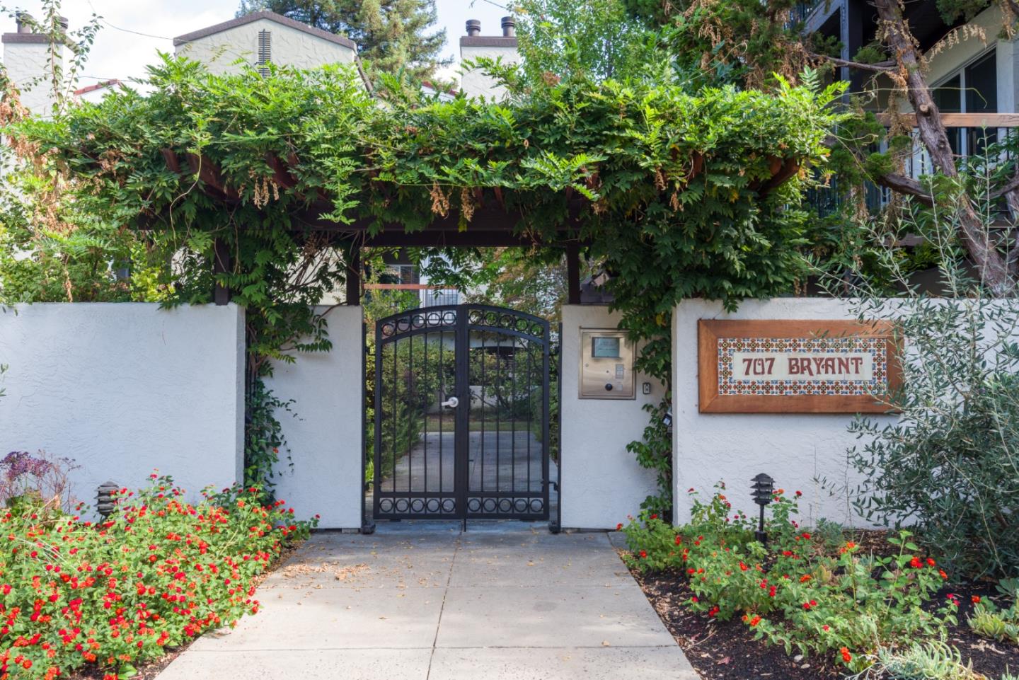 707 Bryant ST 206