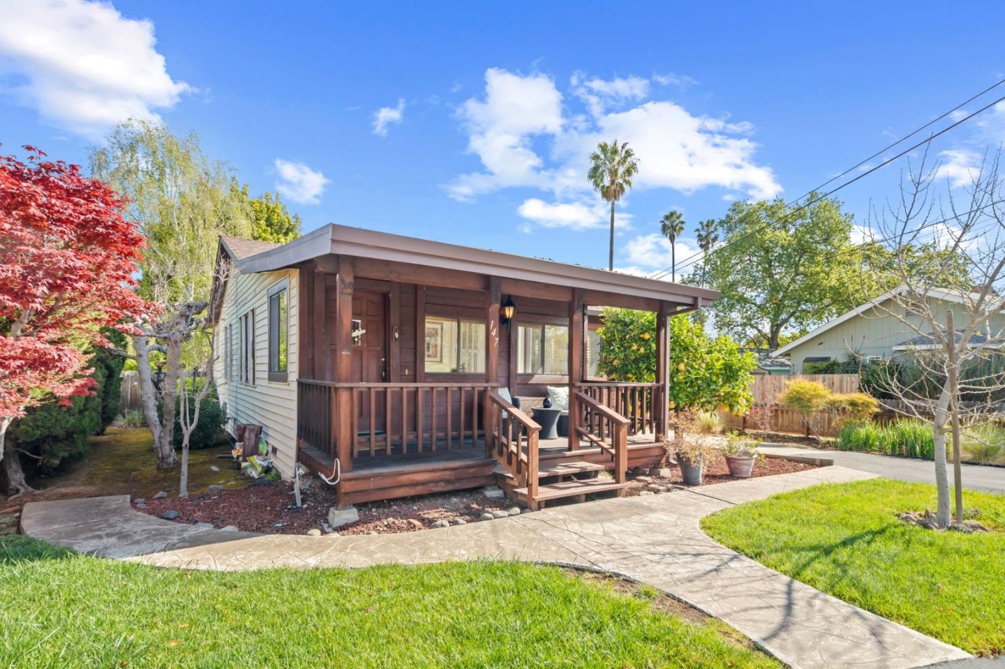 147 Santiago AVE
