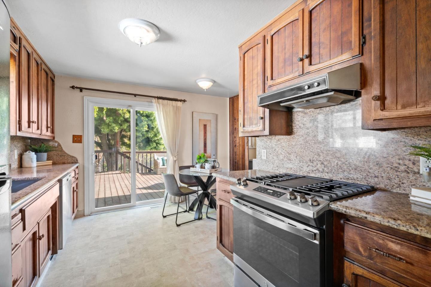 147 Santiago AVE
