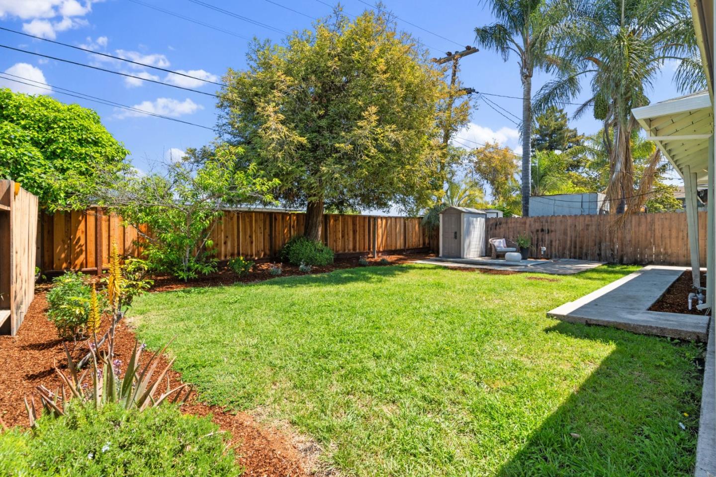 291 Alturas AVE
