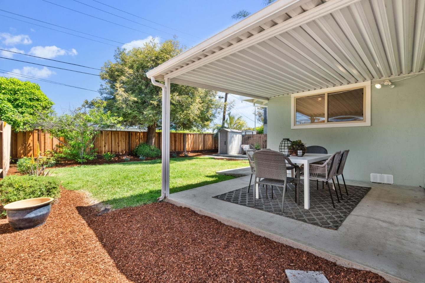 291 Alturas AVE