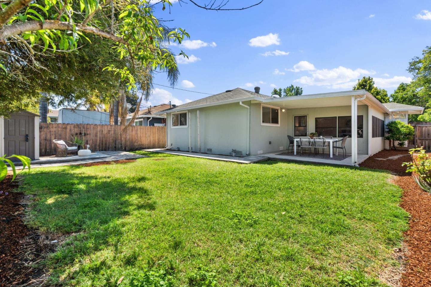 291 Alturas AVE