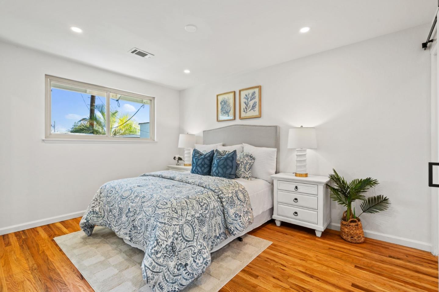 291 Alturas AVE