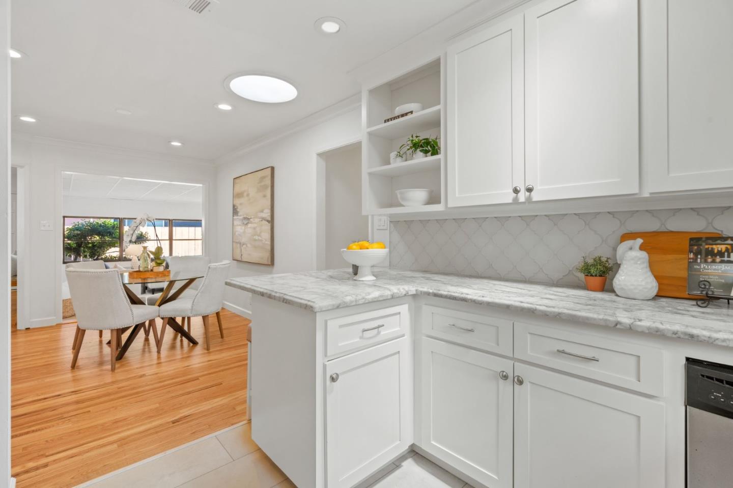291 Alturas AVE