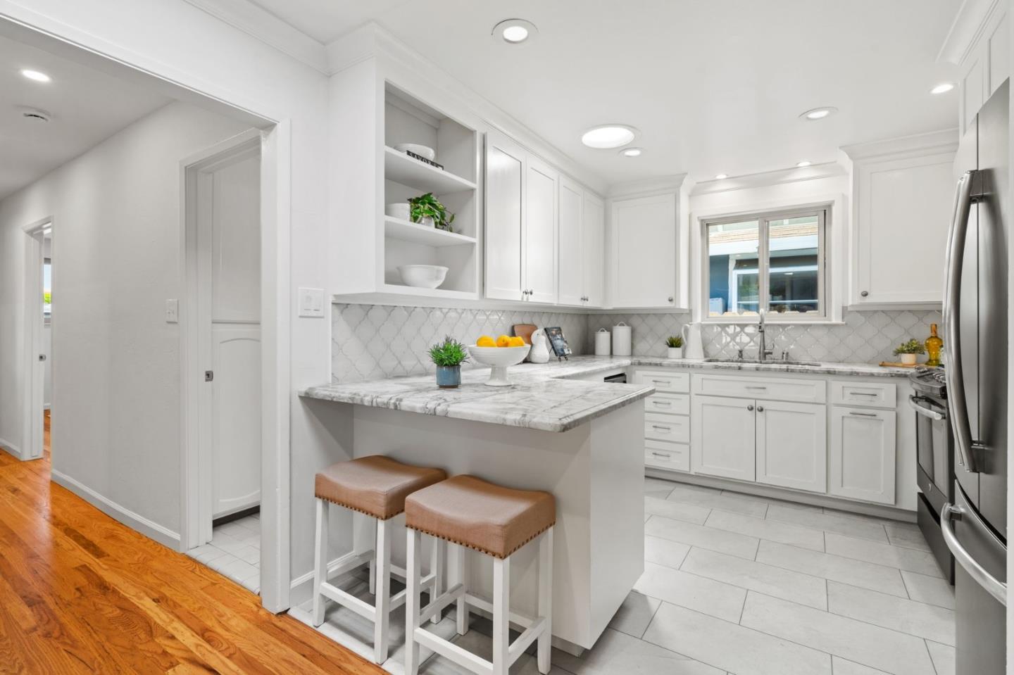 291 Alturas AVE