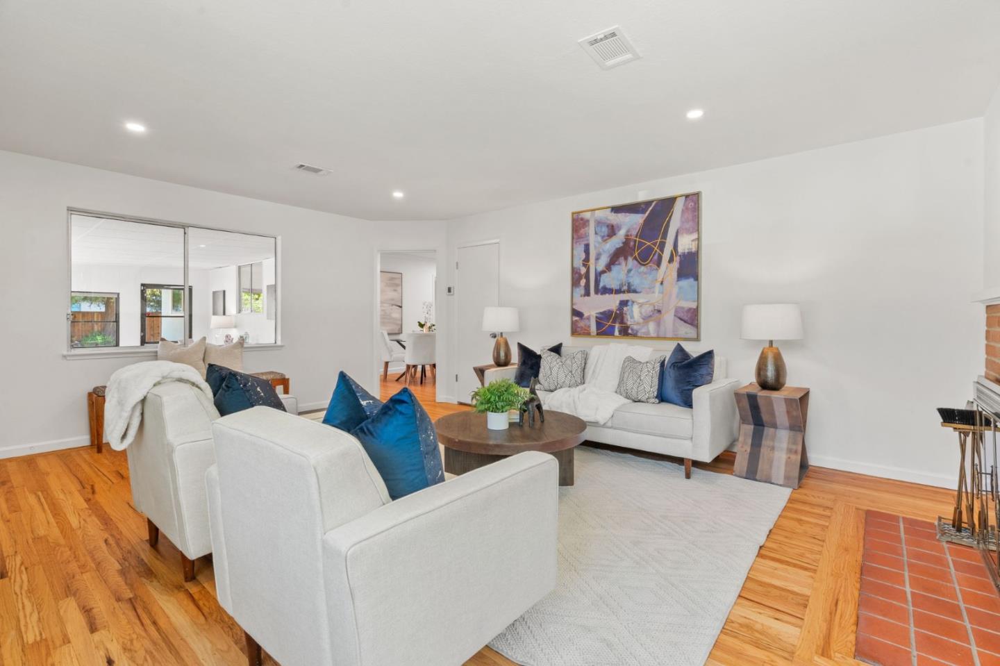 291 Alturas AVE