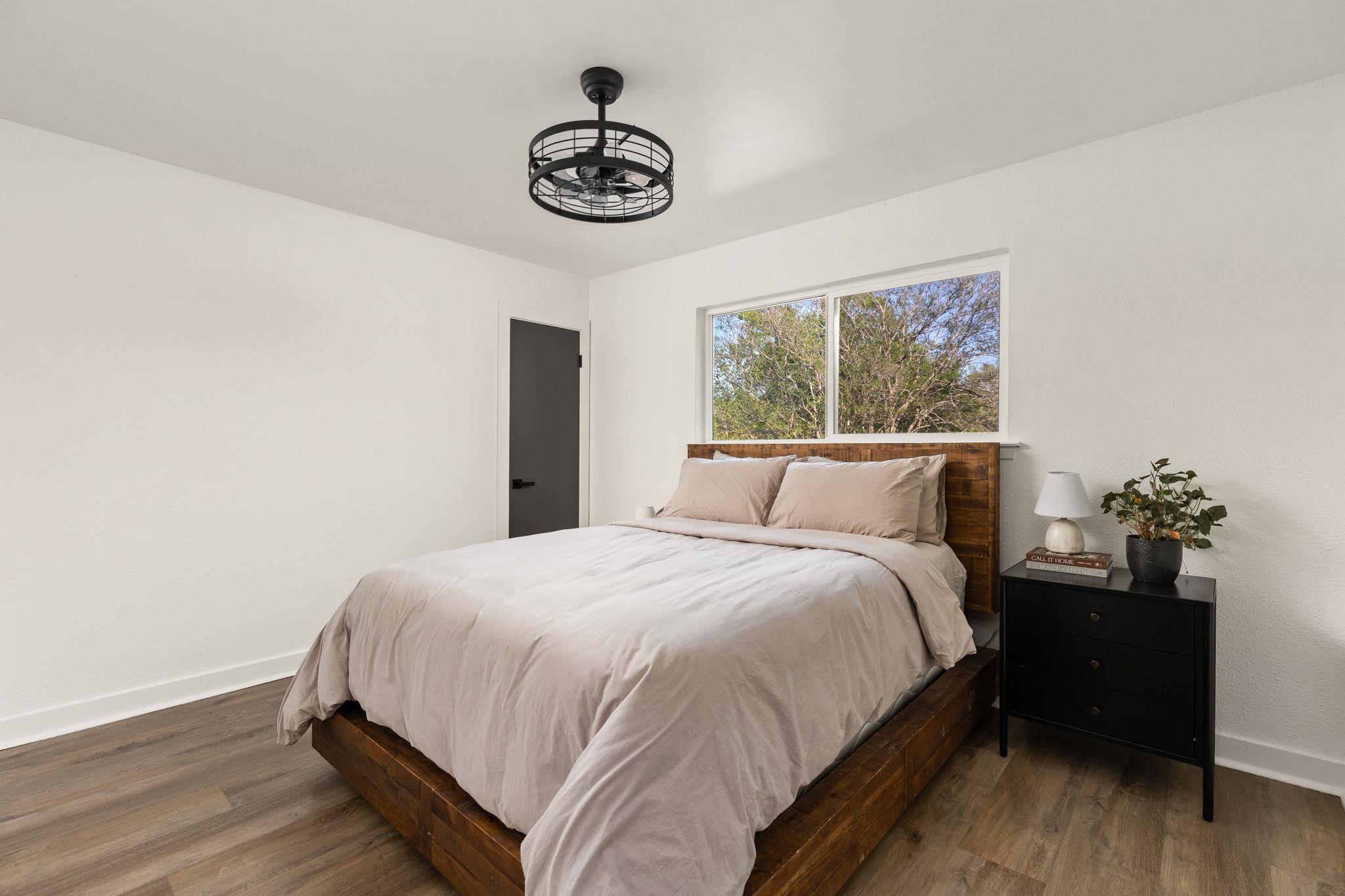 7909 Manassas DR