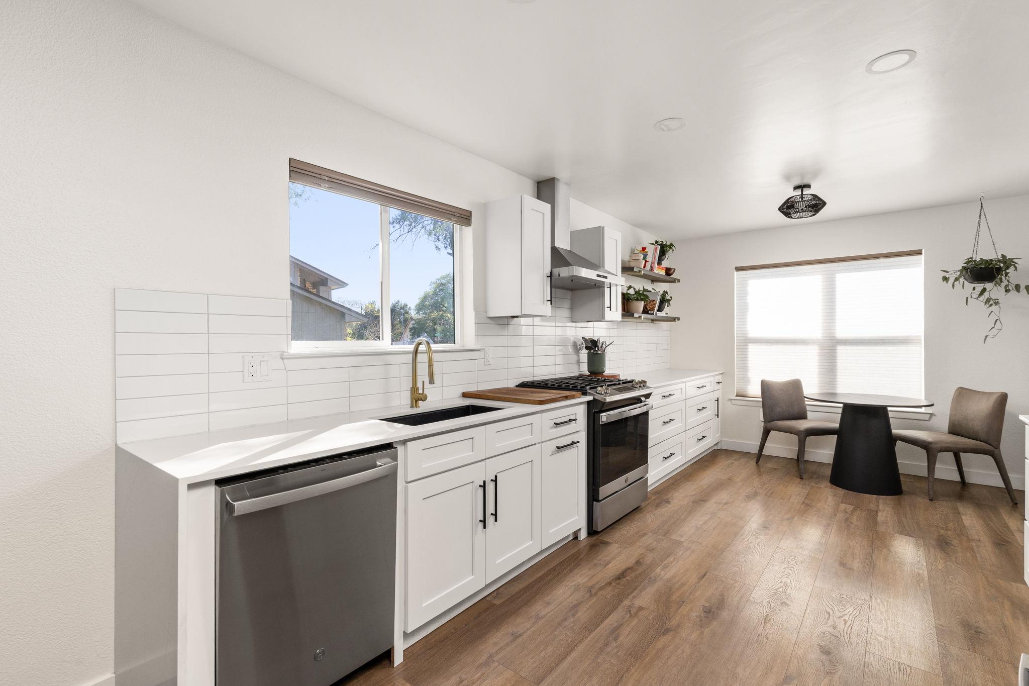 7909 Manassas DR