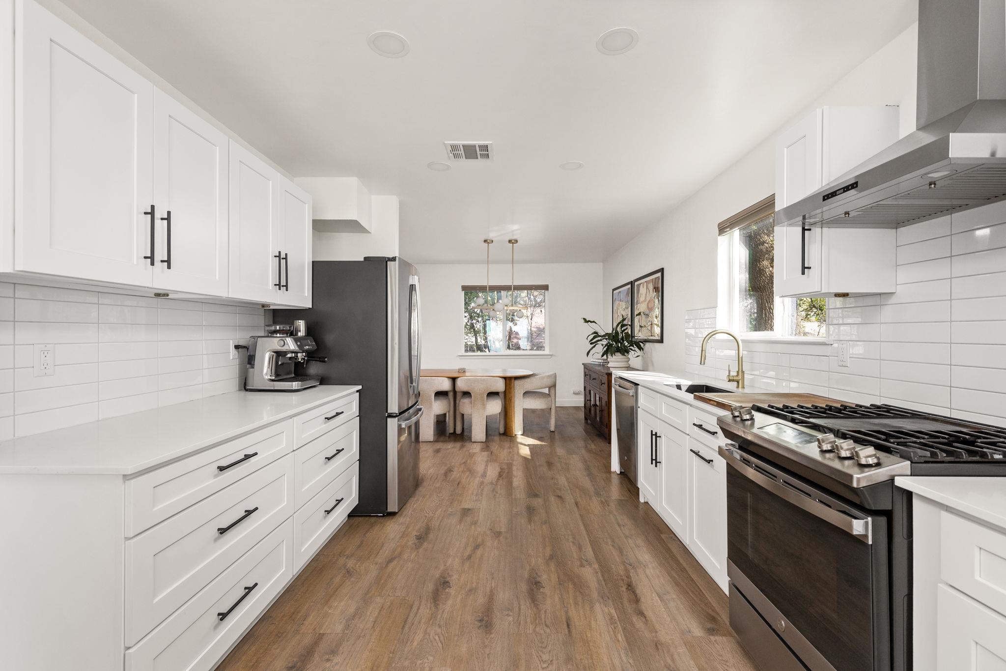 7909 Manassas DR