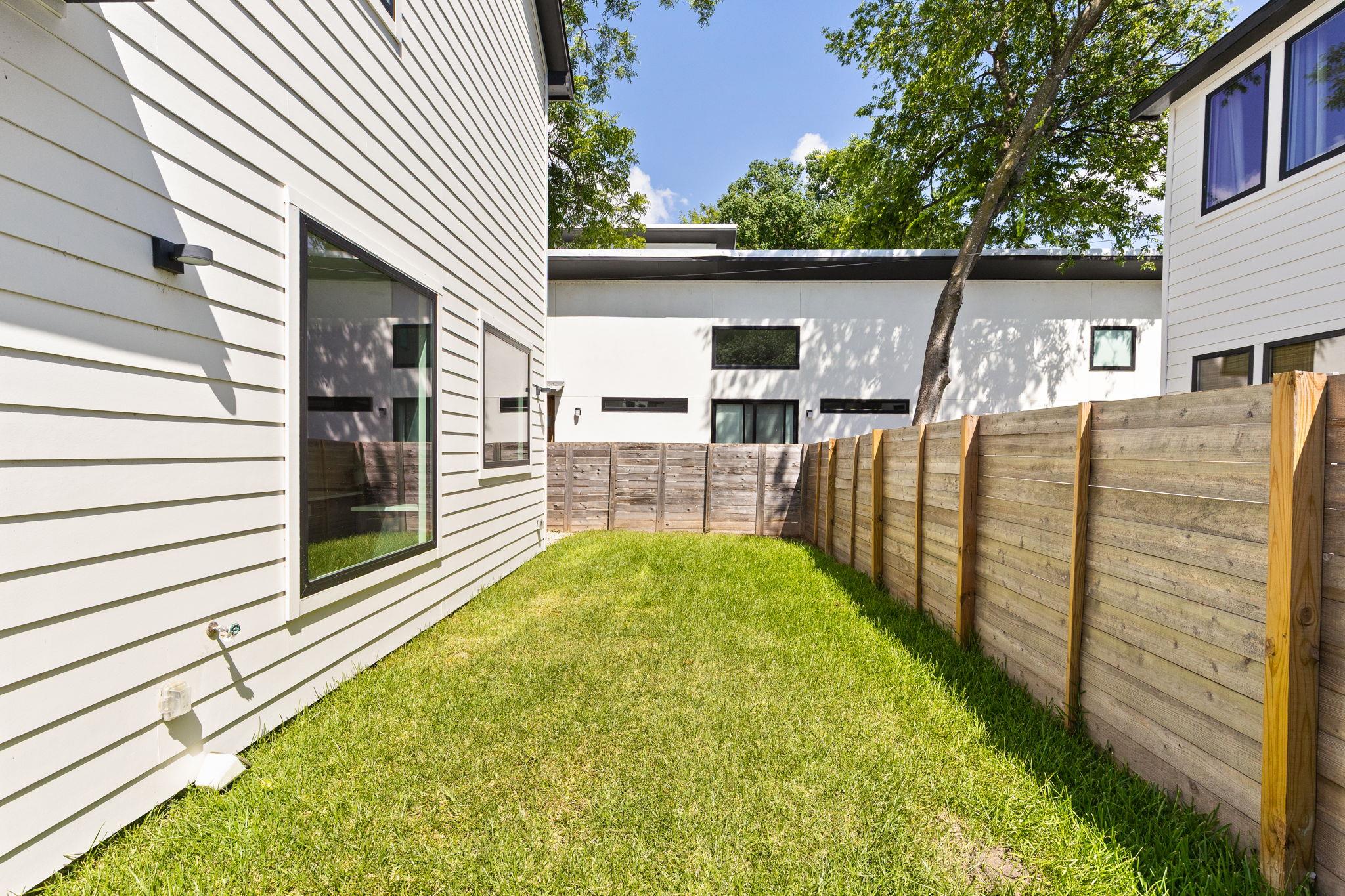 2717 Lyons RD # 1