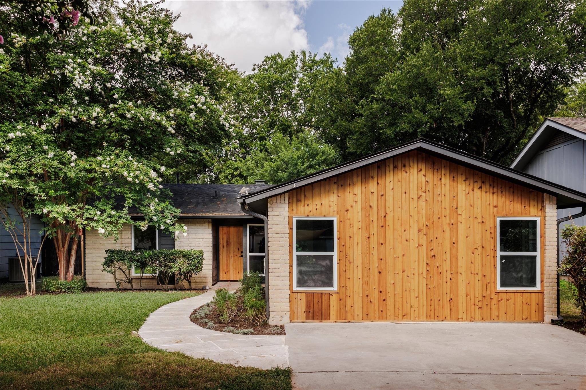 5204 Hedgewood DR