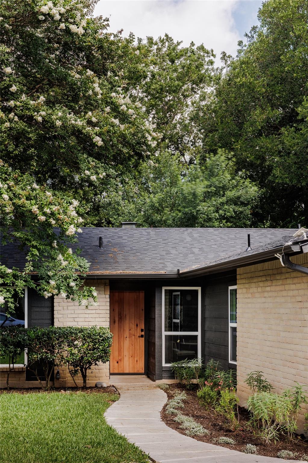 5204 Hedgewood DR