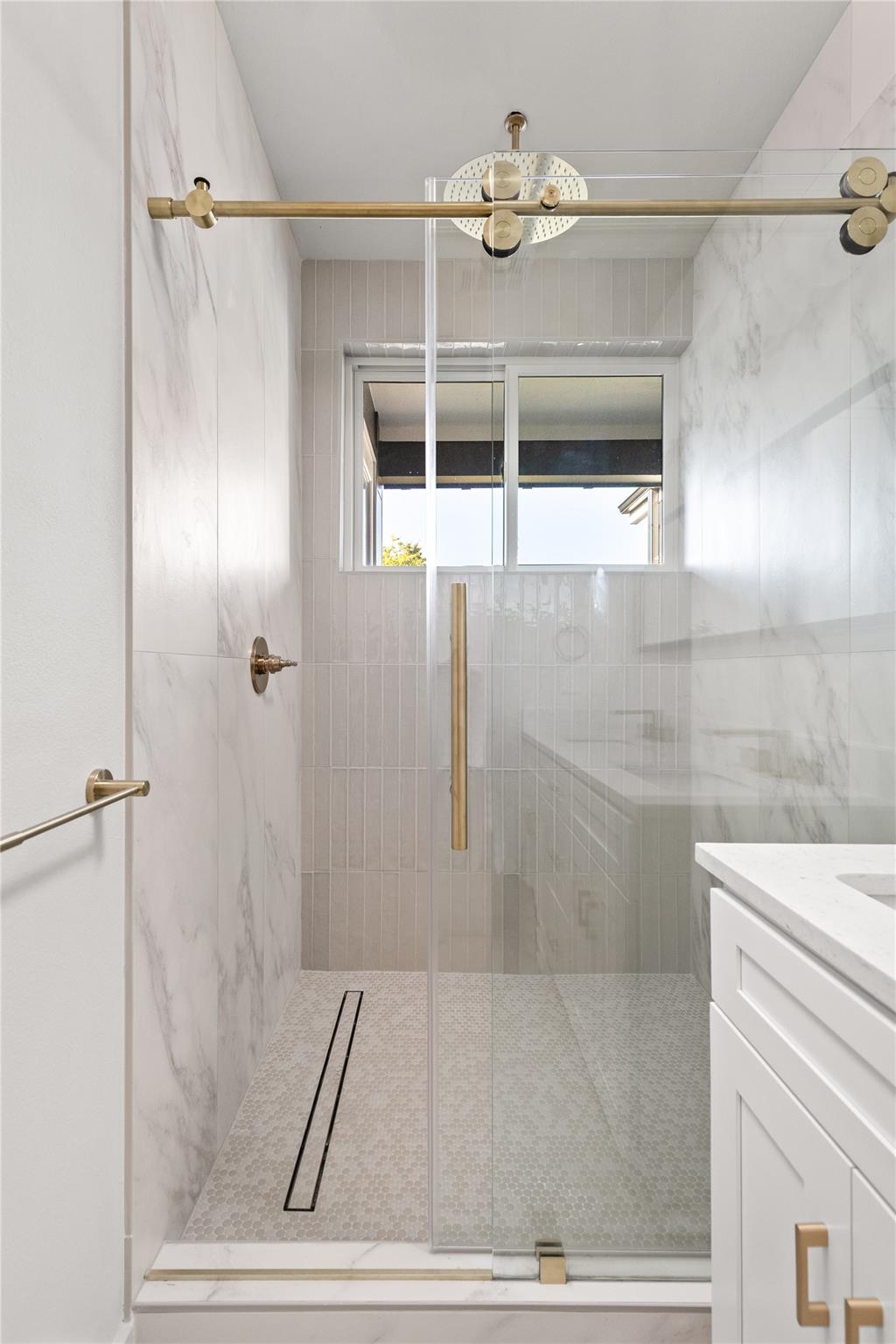 613 Clifford RD # B Unit: A & B