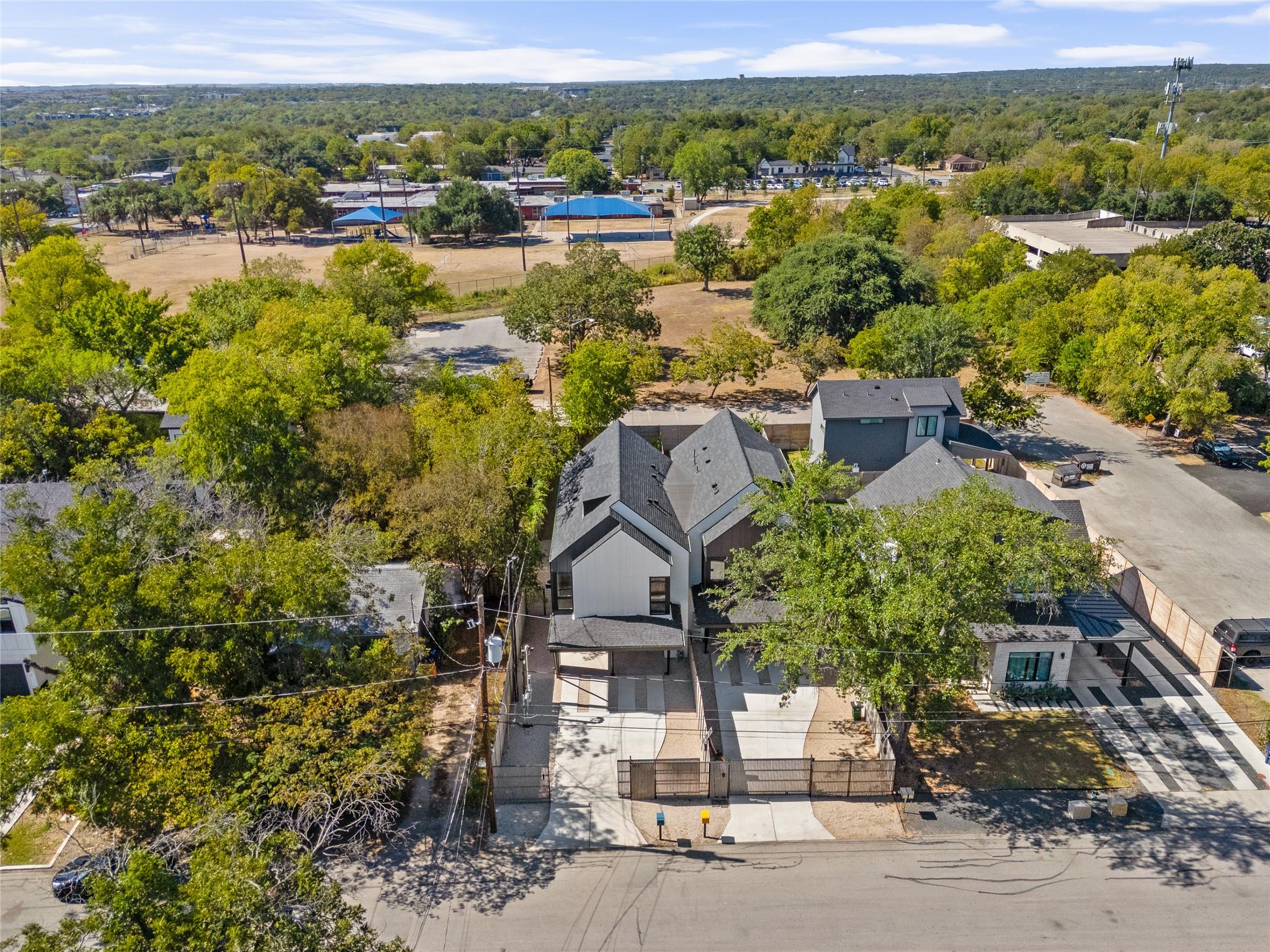 613 Clifford RD # B Unit: A & B
