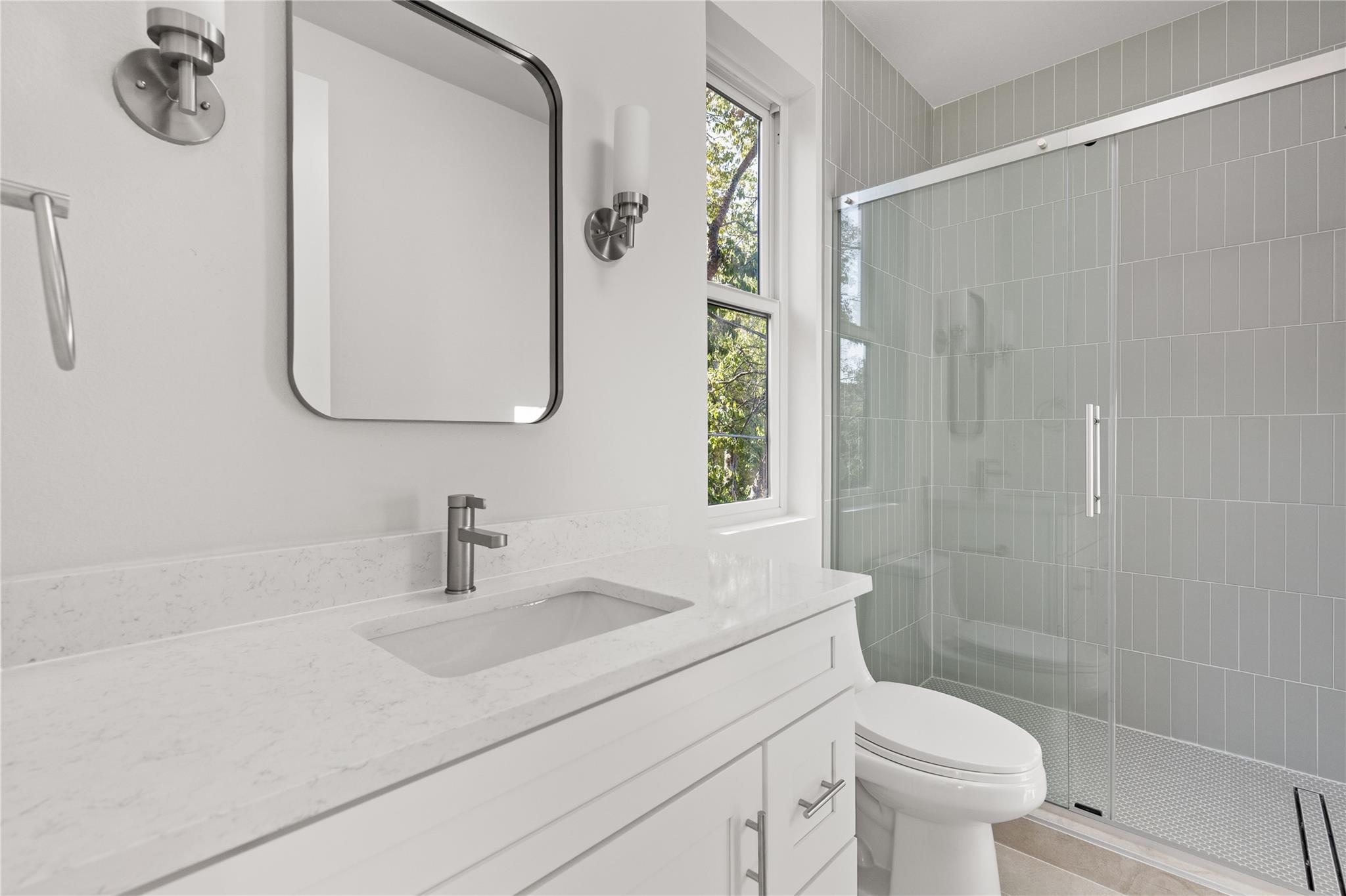 613 Clifford RD # B Unit: A & B