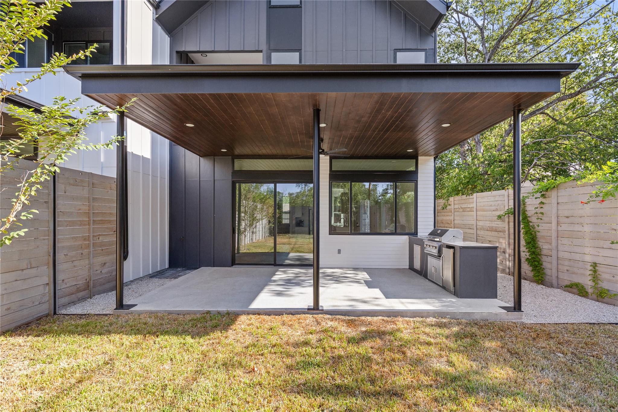 613 Clifford RD # B Unit: A & B