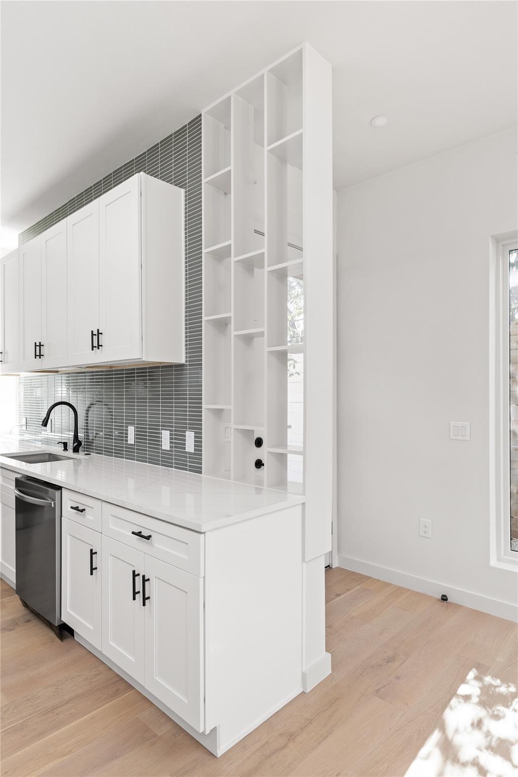 613 Clifford RD # B Unit: A & B