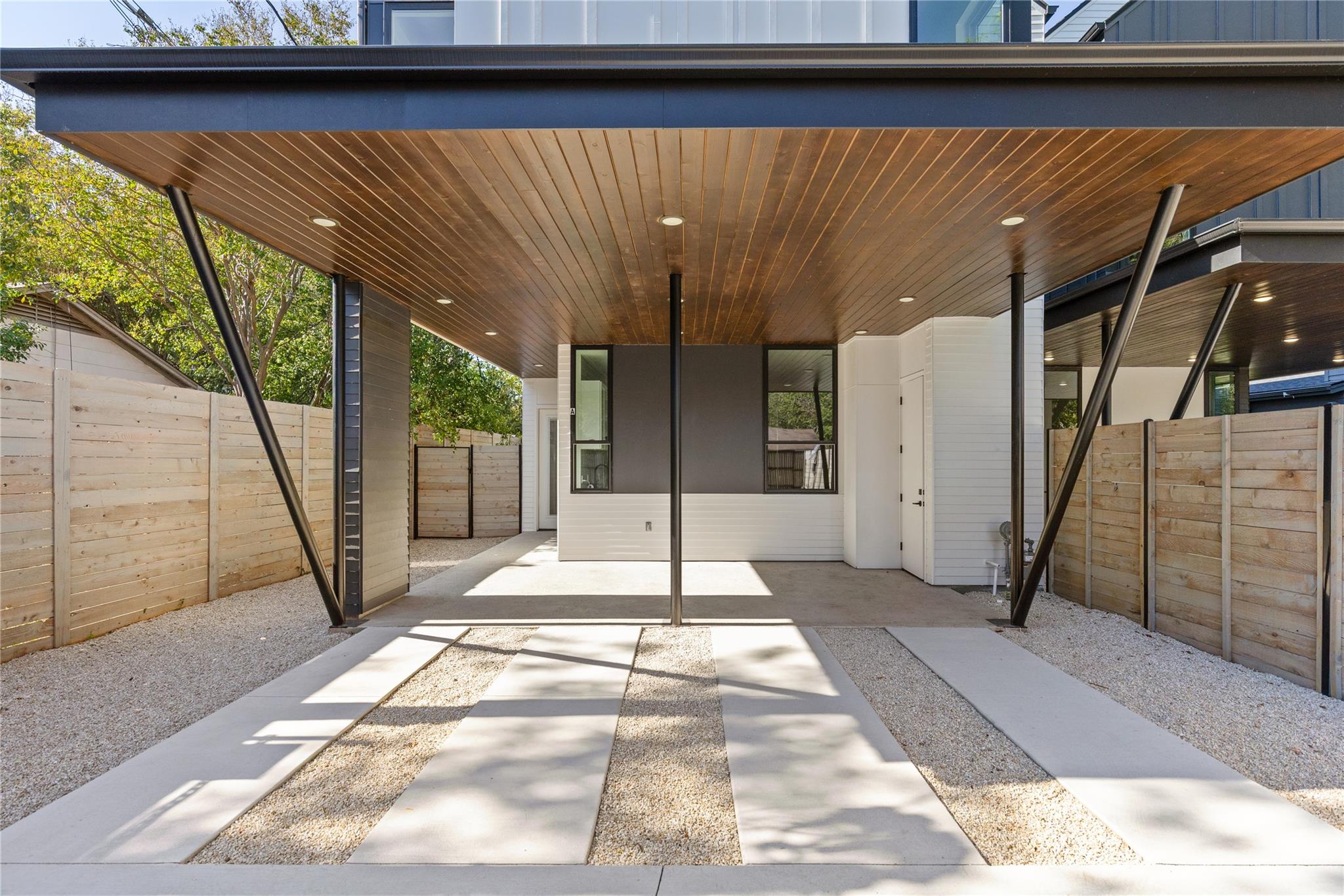 613 Clifford RD # B Unit: A & B