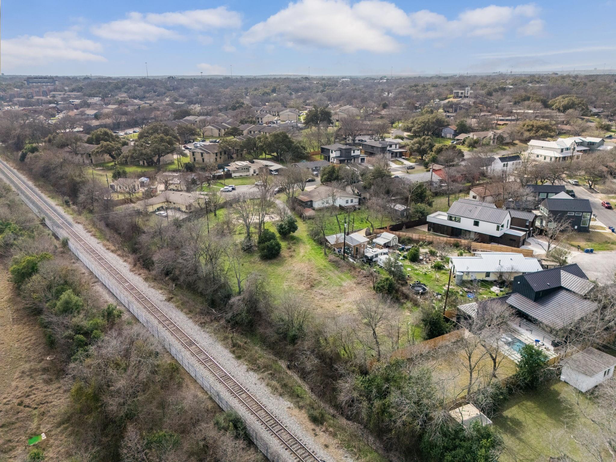 1402 Valleyridge DR