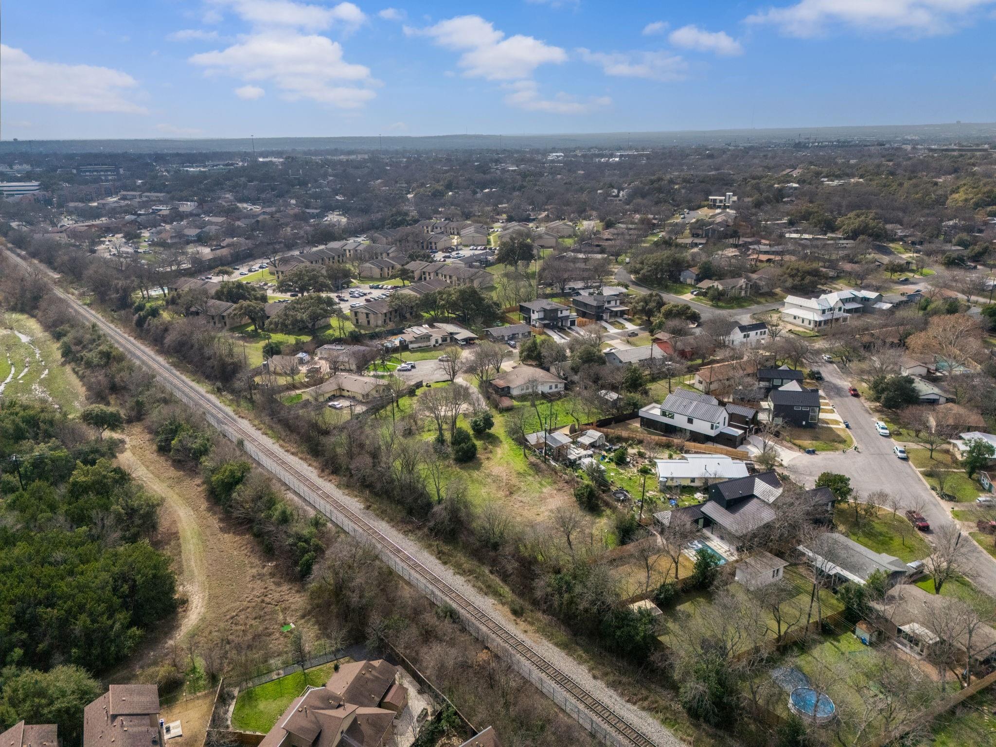 1402 Valleyridge DR