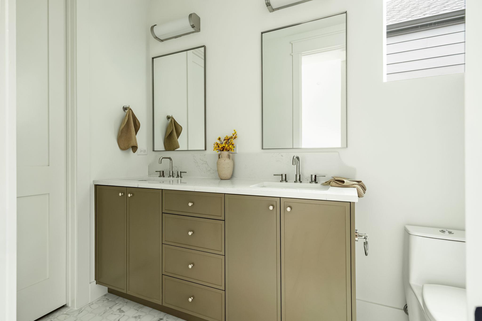 1004 Juanita Unit: II