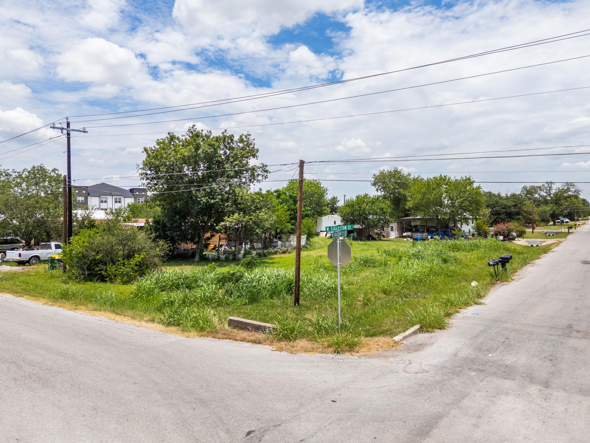 301 W Eggleston ST
