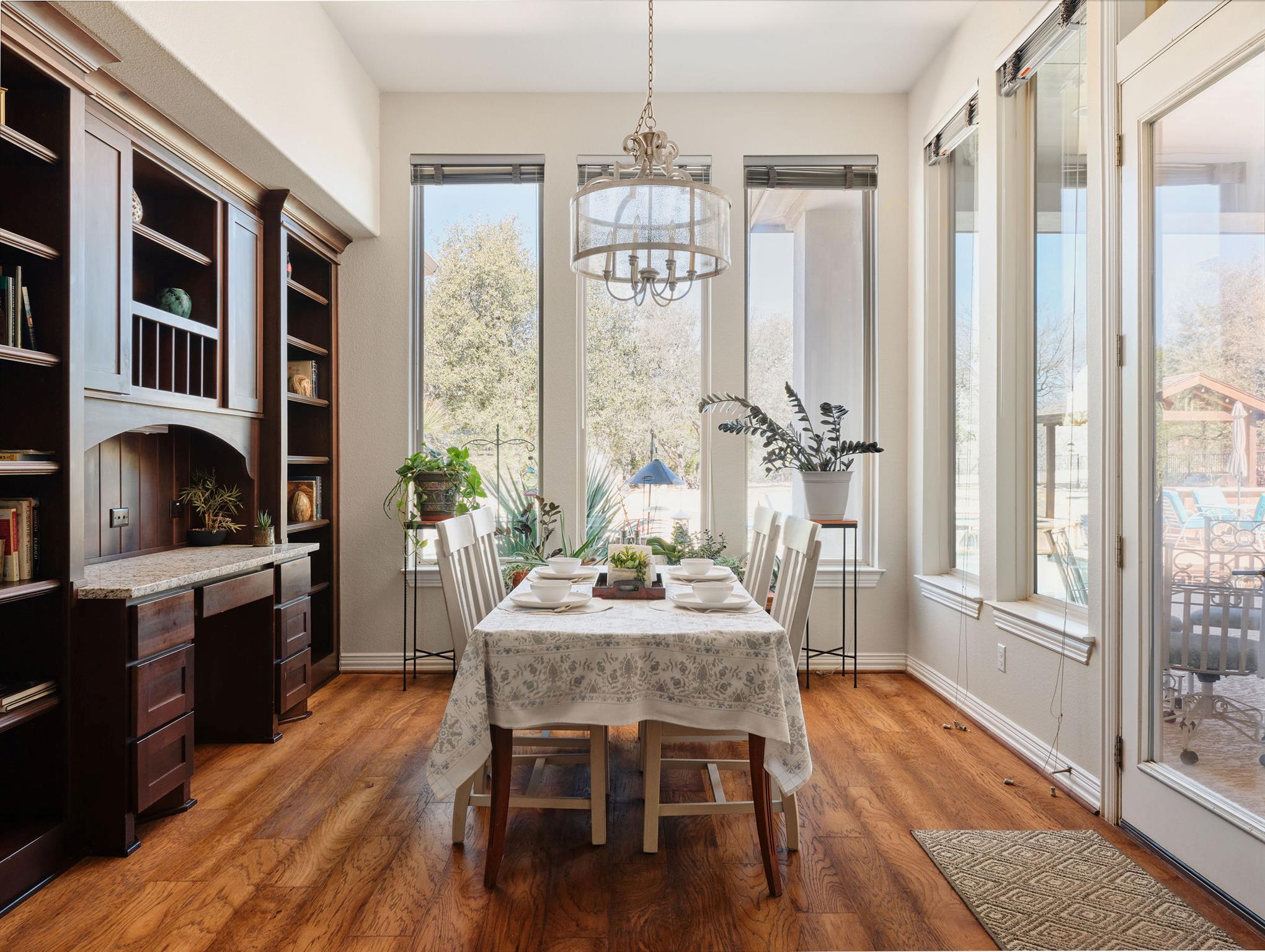 2721 Vista Heights DR