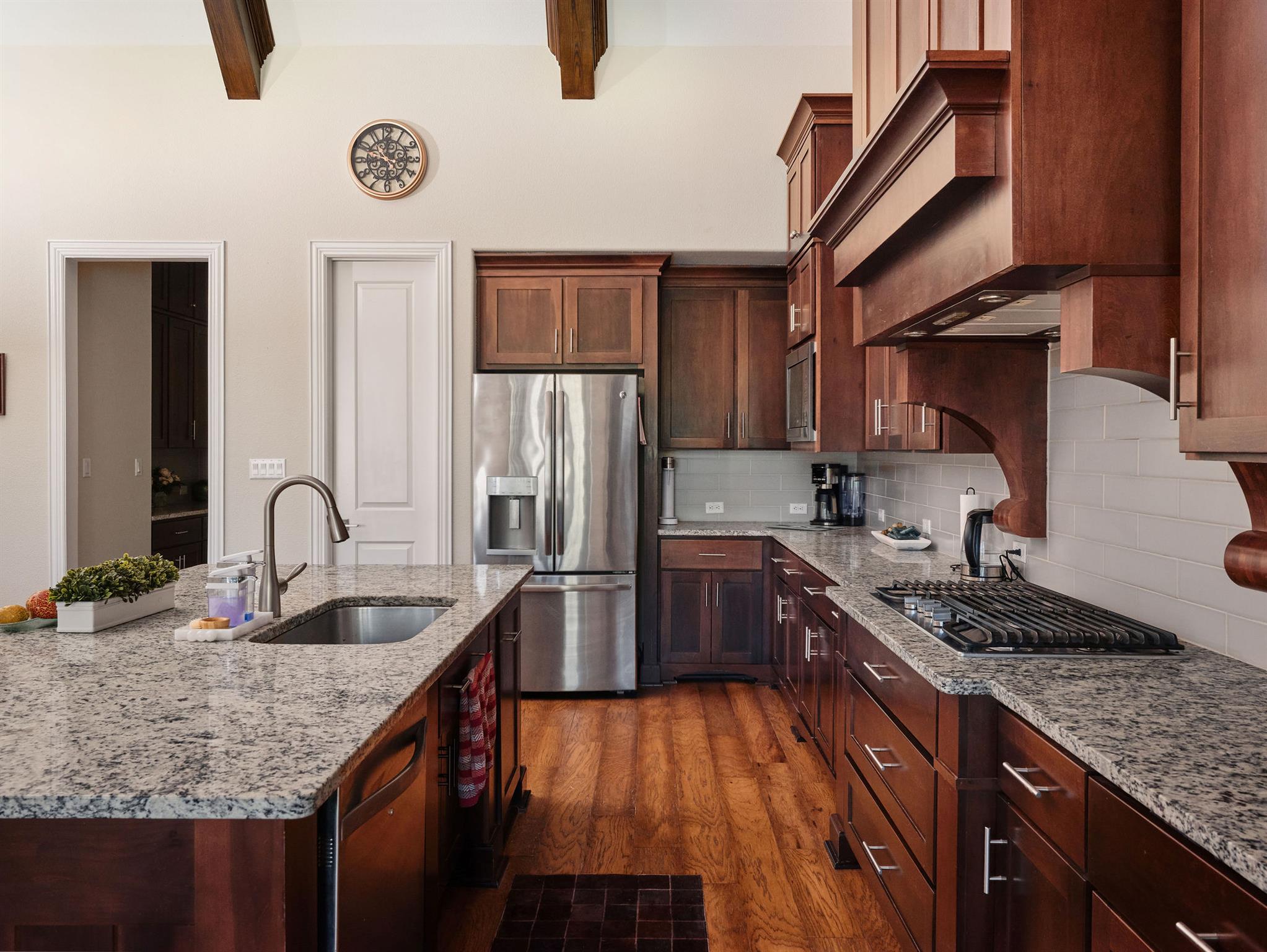 2721 Vista Heights DR