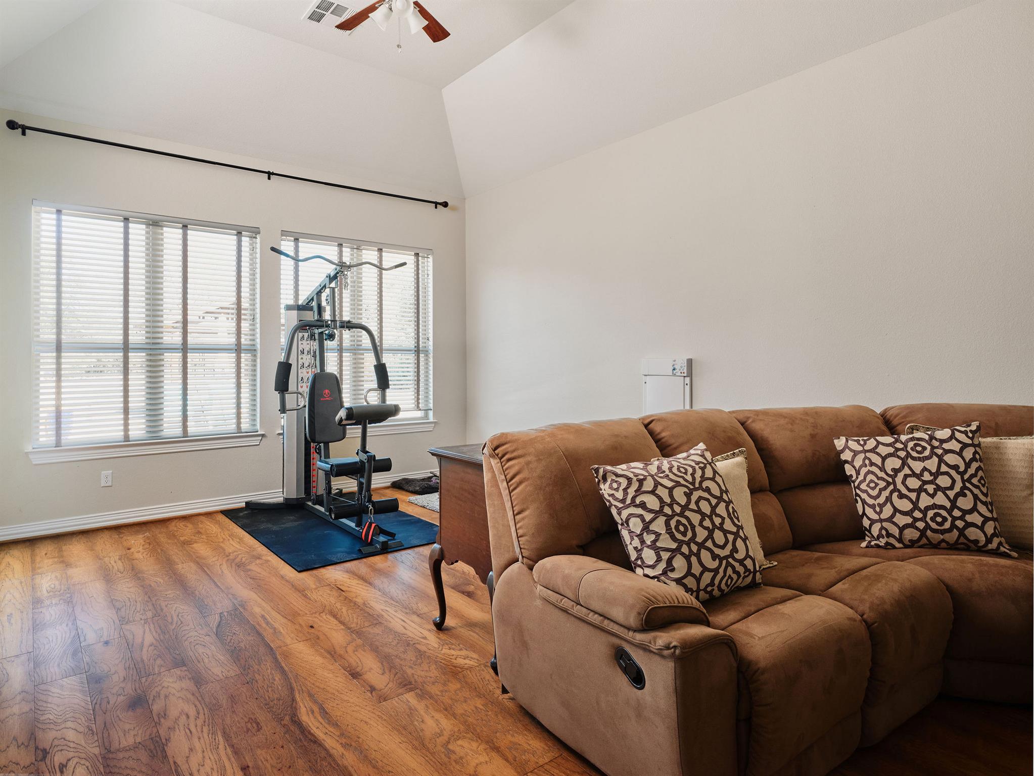 2721 Vista Heights DR