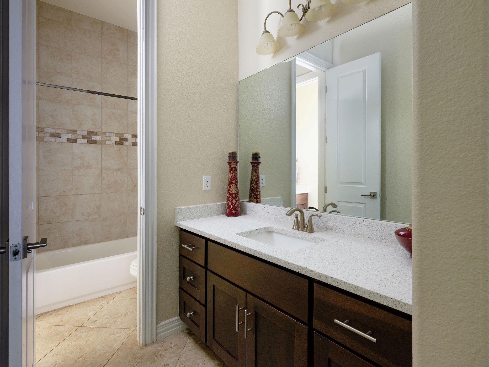 2721 Vista Heights DR