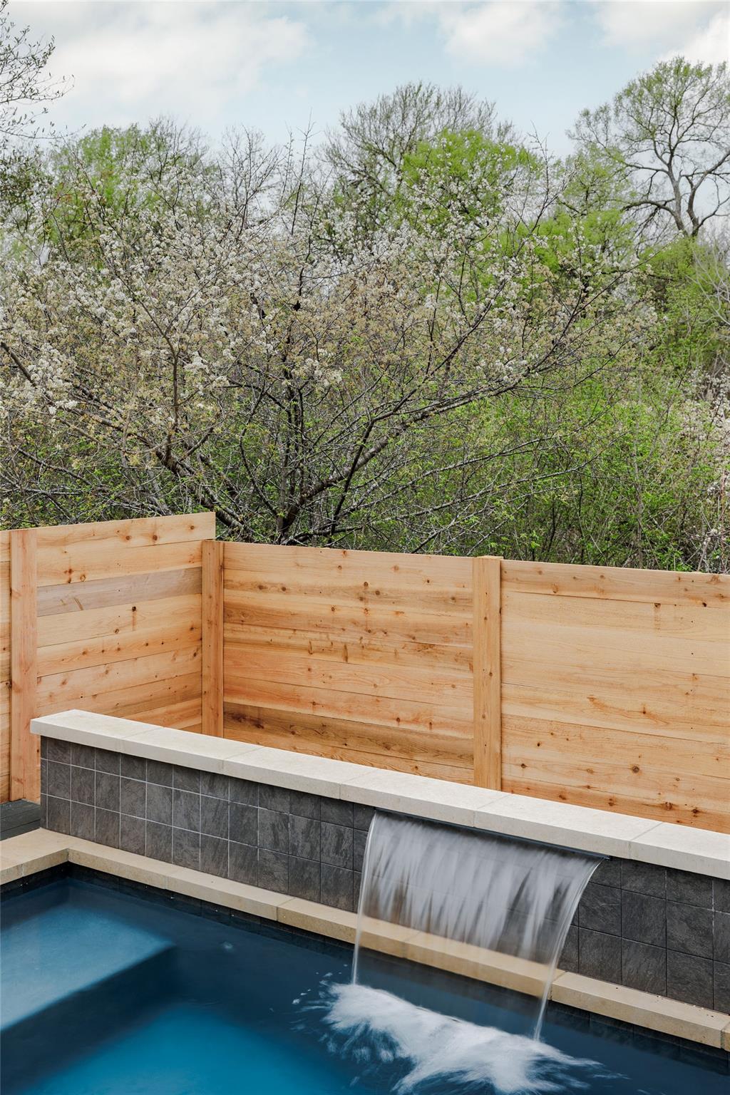 1180 Ridgeway DR # 2